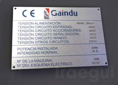 Placa de aluminio grabada y serigrafiada.